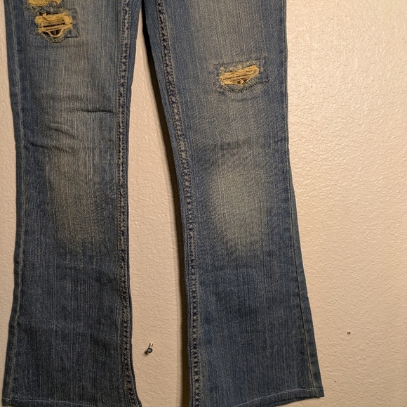 mudd Bootcut Distressed Blue Jeans Size 5 Pre-owned - Picture 3 of 8